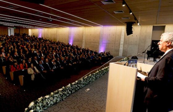 Facultad de Economía y Administración UC y su fundación Alumni celebran 100 años y reconocen a egresados destacados