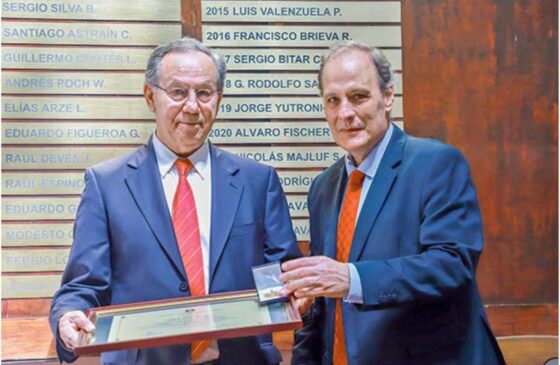 Ingeniero UC Andrés Navarro obtiene mayor galardón que entrega el Instituto de Ingenieros de Chile