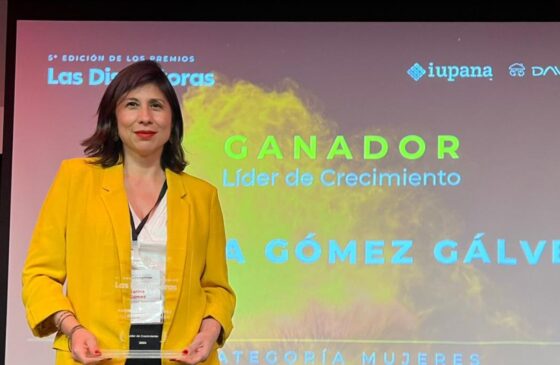 Alumni y académica UC, Karina Gómez, obtiene premio internacional de innovación financiera