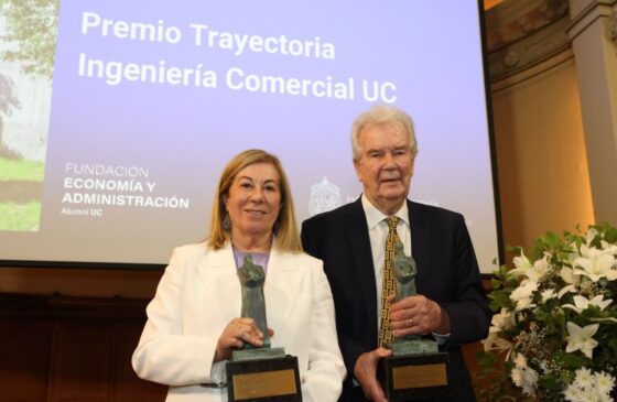 Fundación Facultad de Economía y Administración UC premian a destacados exalumnos Ana Holuigue y Rolf Lüders