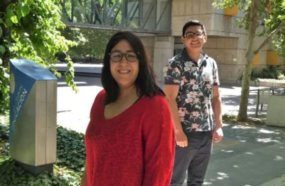 Exalumnos de Educación UC co-crean programa de desarrollo profesional docente basado en IA