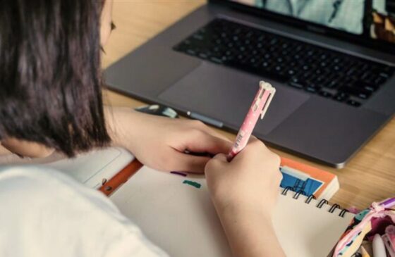 ¡Apoya el aprendizaje de estudiantes escolares como exalumno de la Universidad Católica y súmate a las Tutorías escolares en la UC!