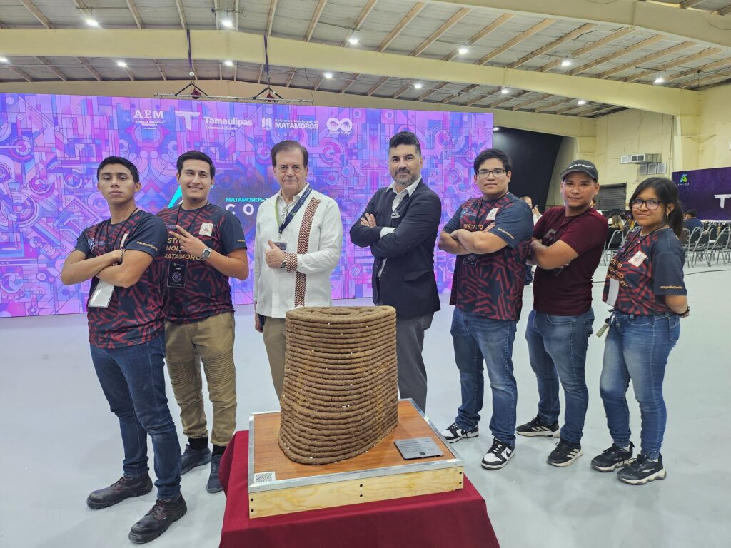 Prototipo de columnas marcianas impresas en RD diseñadas por José Miguel Armijo en colaboración con SEED en Ciudad de México.
