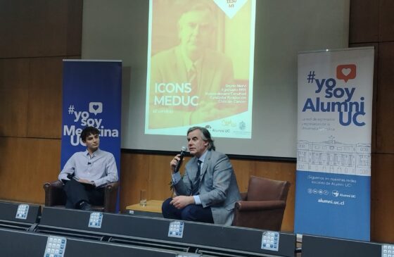 Decano Bruno Nervi comparte con estudiantes de Medicina UC su trayectoria marcada por el servicio y la transformación