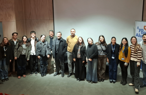 Martín Andrade, destacado arquitecto UC dedicado a transformar ciudades, cuenta sus aprendizajes a estudiantes